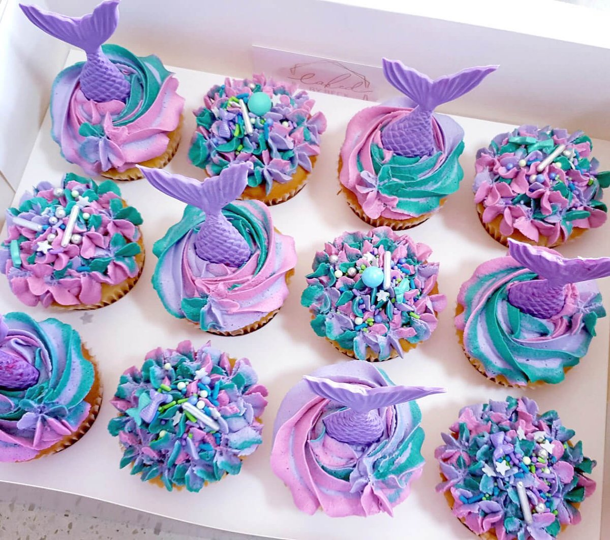 GotABadDesire's tweet photo. @NessVicious *sends just a small treat over because cupcakes may not be able to heal, but they can bring a smile.* https://t.co/HItucVQTQE