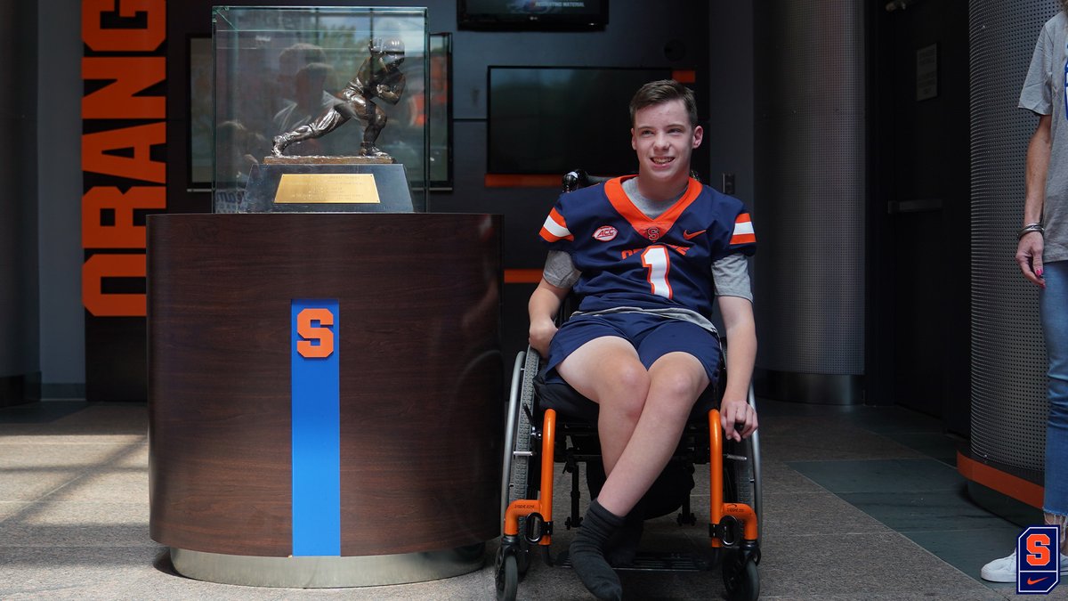 🚨 MAJOR recruiting news 🚨 We've officially added one more to our team for 2022, landing a star from @GoTeamIMPACT cuse.com/news/2022/8/25…