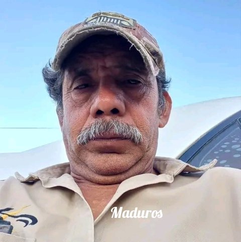 Este papásito dice k quiere experimentar con un hombre aver k se siente