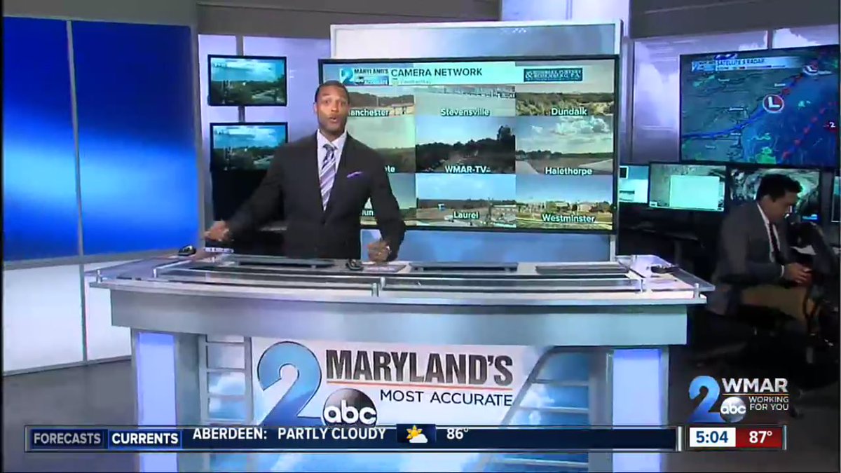 erick_ferris's tweet photo. 🌤 #ThrowbackThursday! Two @EWScrippsCo meteorologists! It’s @wxyzdetroit @MikeTaylorwx & @WMAR2News (then-intern) @cesar_wx! Cesar is digitally enhanced to reveal him changing batteries in the clicker… #InternThings #TBT https://t.co/ffQINUFl3a