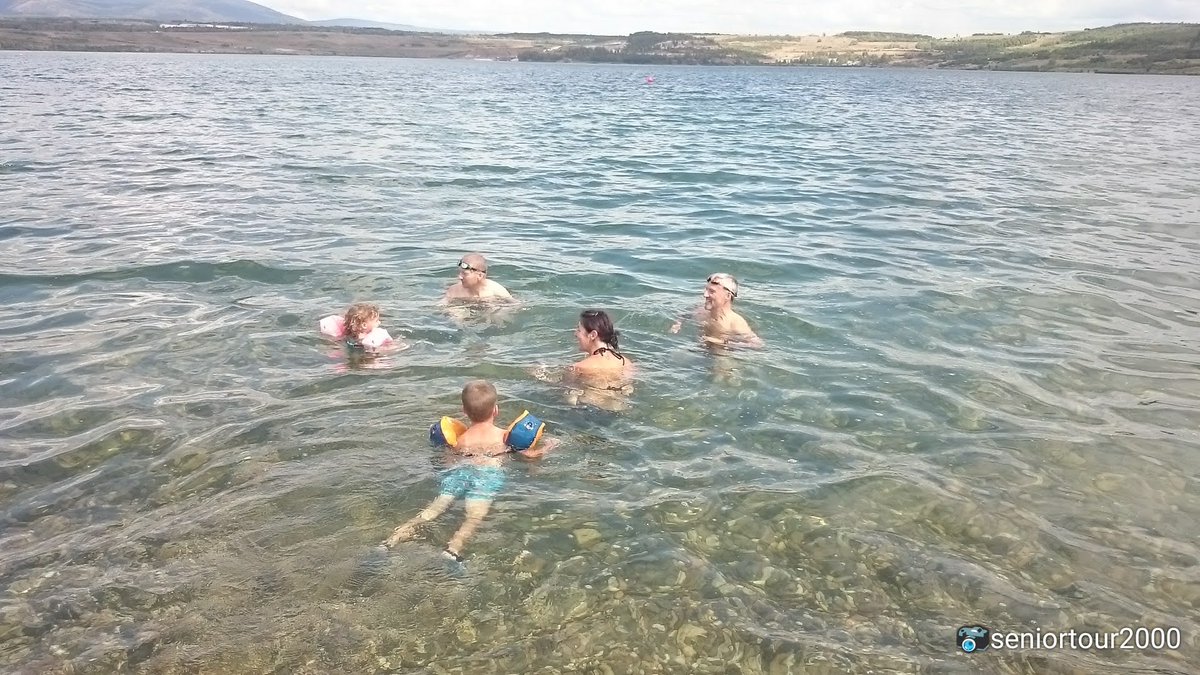 seniortour2000's tweet photo. To budou spoluplavci koukat,od 12.srp teprve premiéra😁.Poslední 3 fotky z mobilu krátce před jeho utopením.Dal jsem dnes starou paměťovku do nového mobilu a tam zachyceny poslední okamžiky soustředění La Mancha týmu před #PosledniMile #Channel2022 #challenge #CrewLaMancha 🏊👍😁 https://t.co/ijX7Gqieii