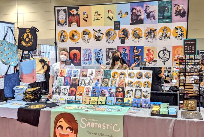All set up for day 1 of #fanexpocanada! 🍁 Booth PR08 with all the birds 🐣🦆

@castcuraga is right across from me, too! 