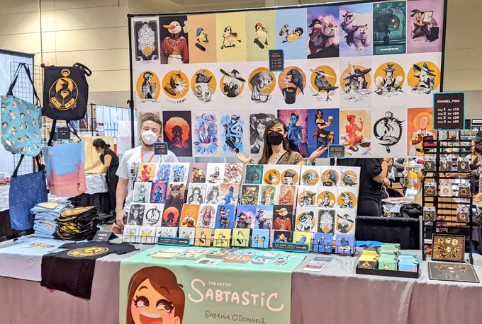 All set up for day 1 of #fanexpocanada! 🍁 Booth PR08 with all the birds 🐣🦆

@castcuraga is right across from me, too! 