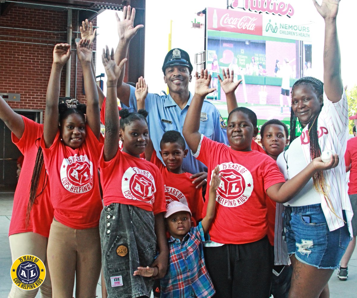 PhillyPAL's tweet photo. #PALNightAtThePhillies at
@PhilliesCBP
was a roaring success! We are so grateful to all the sponsors, celebrity guests, and the
@PhillyMayor
for making sure our PAL kids had a fun and safe time. #PAL #Phillies #PalNight https://t.co/A143KKBJjn