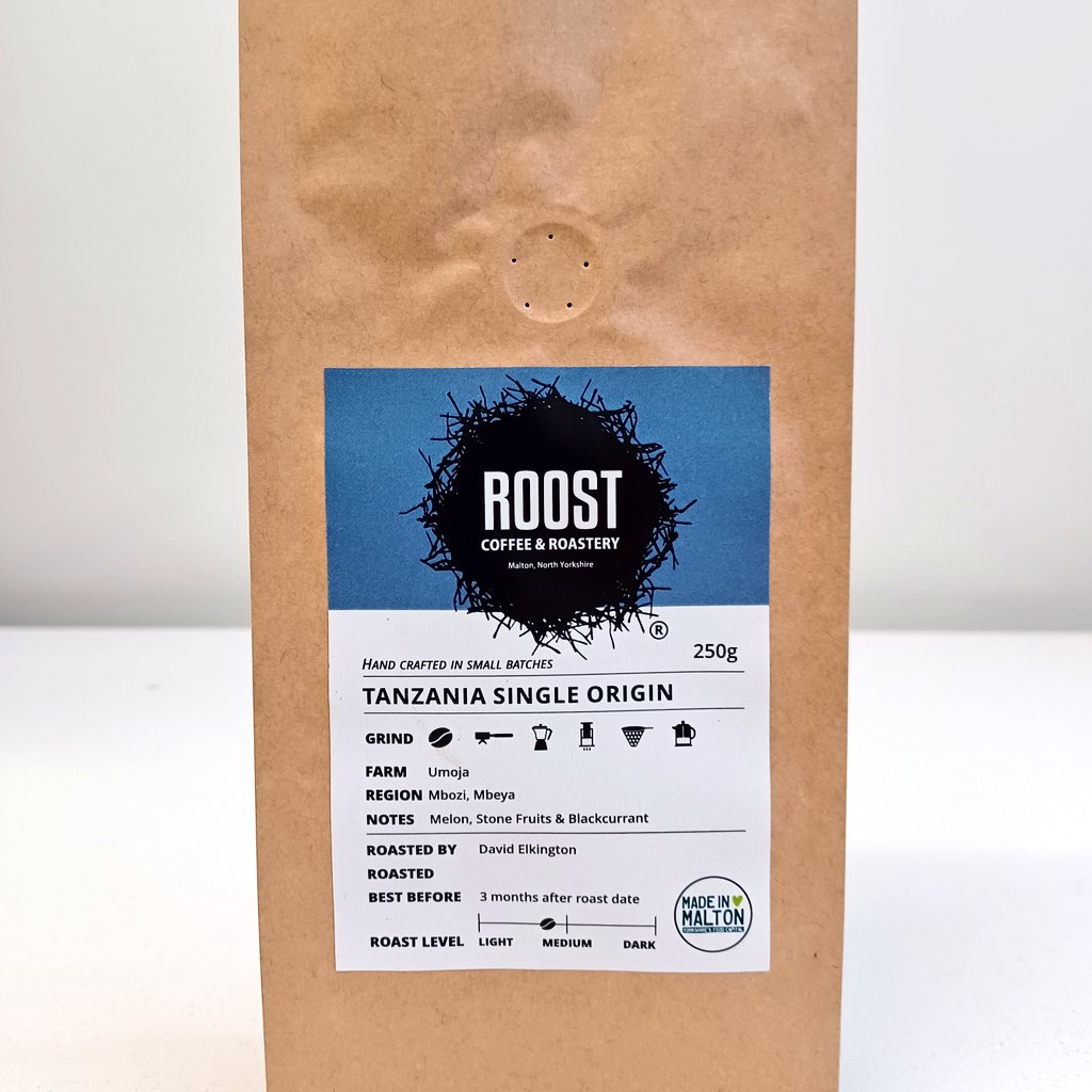 Roost_Coffee's tweet photo. ⭐️ NEW COFFEE ⭐️
TANZANIA Umoja
NOTES: Melon, Stone Fruits & Blackcurrant
SCA: 85
https://t.co/PMlIQoXiTH
Light – Medium roast. Heavy body peaberry bean, with a complex acidity and dark berry finish.
#coffeelovers #specialitycoffee
#roostcoffee #newbeans https://t.co/2Jf6c0oXhD