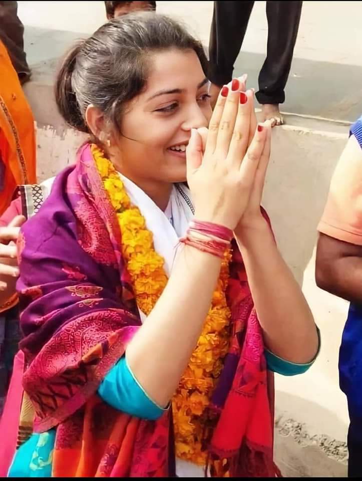 अगर मेरे कोई जानकार भाई बहन चाहे वो किसी भी जाति या धर्म का हो,राजस्थान यूनिवर्सिटी में पढ़ते हो तो प्लीज निहारिका बहन को वोट और सपोर्ट करें। 👉 3️⃣