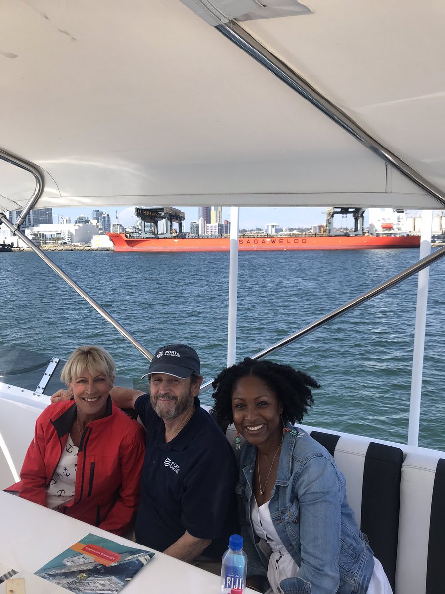 SDWorkingWater's tweet photo. We had an amazing day out on the water with our NEW @portofsandiego Commissioner, Danielle Moore ✨and President Joe Stuyvesant. 

It was great to show them both from a waterside prospective of water dependent businesses and uses! 🌊 https://t.co/2xkLiiqY5W