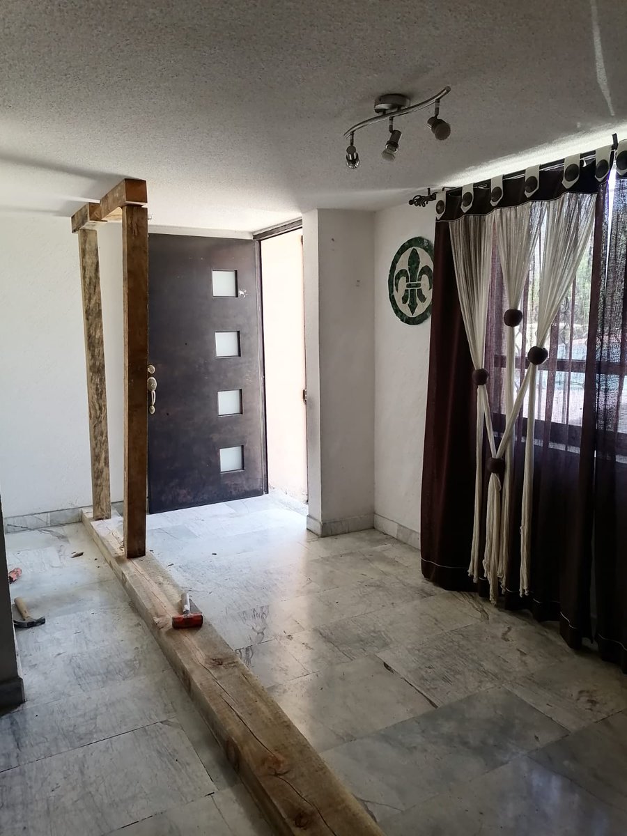 pame_yo's tweet photo. Demuelen mi casa, solo por 70 cm. 
Pido que me ayudes!! @eduardorivera01 @eduardorivera01 @PueblaAyto https://t.co/748fSHUzau