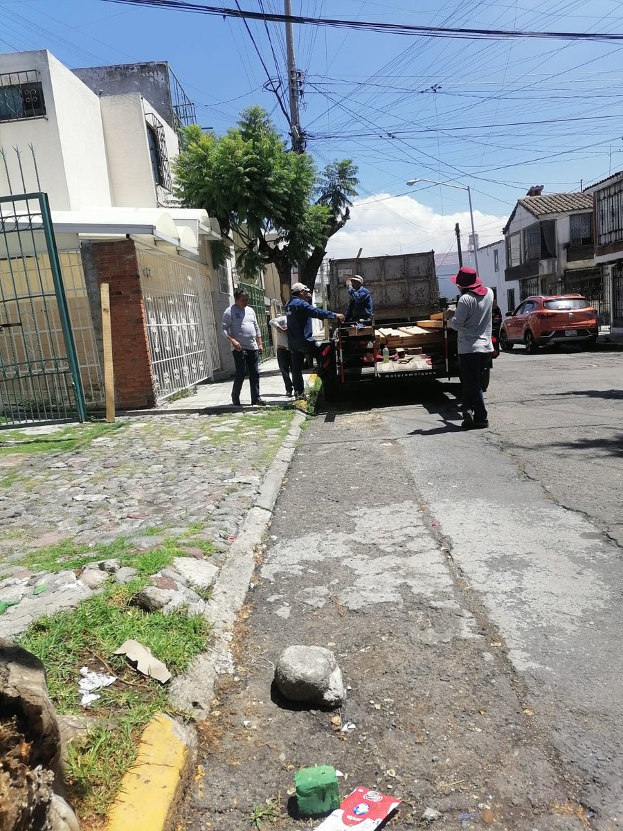 pame_yo's tweet photo. Demuelen mi casa, solo por 70 cm. 
Pido que me ayudes!! @eduardorivera01 @eduardorivera01 @PueblaAyto https://t.co/748fSHUzau