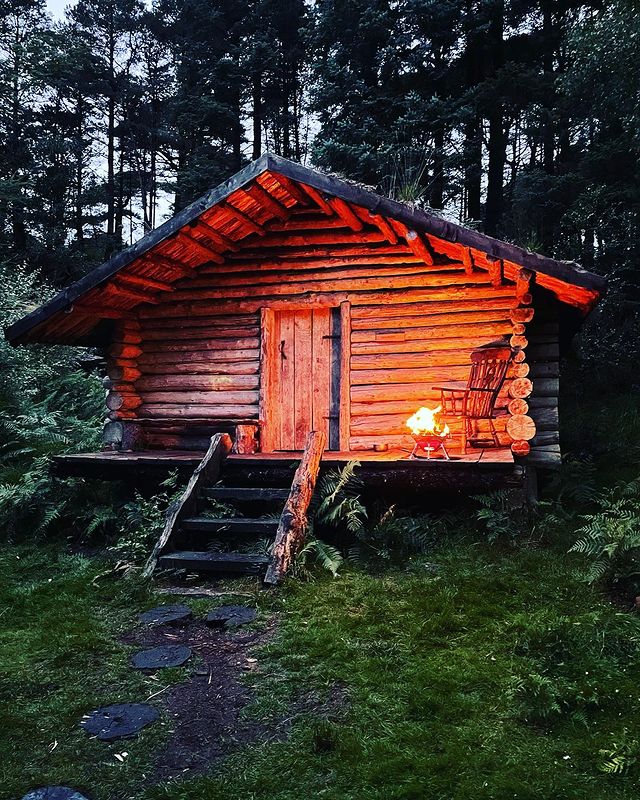 Welsh cabin in the woods Use #exploresnowdonia to be featured 📷© @wales_onthe_map