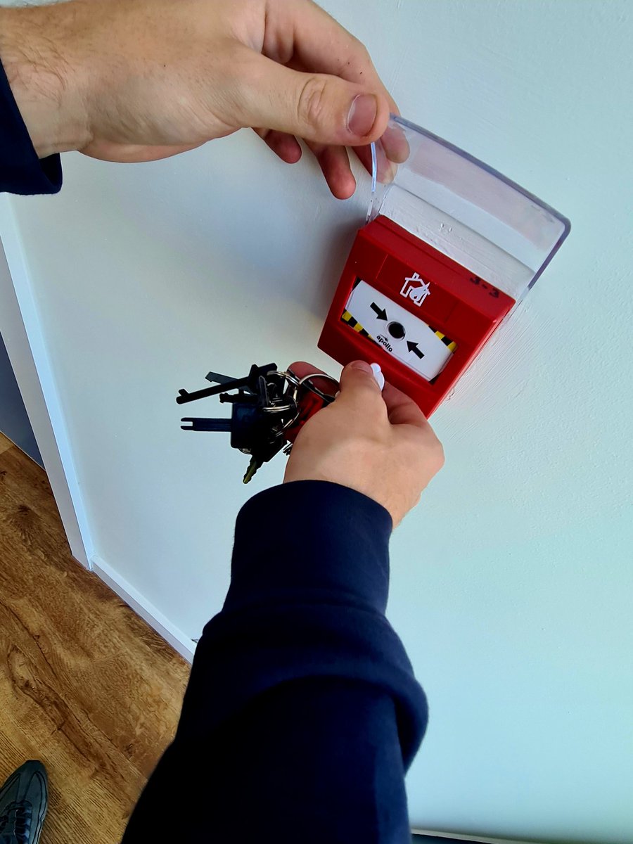 MASSecurity1's tweet photo. Great week for our Jnr #MASengineers keeping the #Midlands safe maintaining Both Conventional and Addressable Fire Alarms. Contact us Today if your system Requires service or maintenance :
π± Call us on 0800 865 4778
βοΈ Send us a message via the page.
#protectedbyMAS https://t.co/eB6coNPEGu