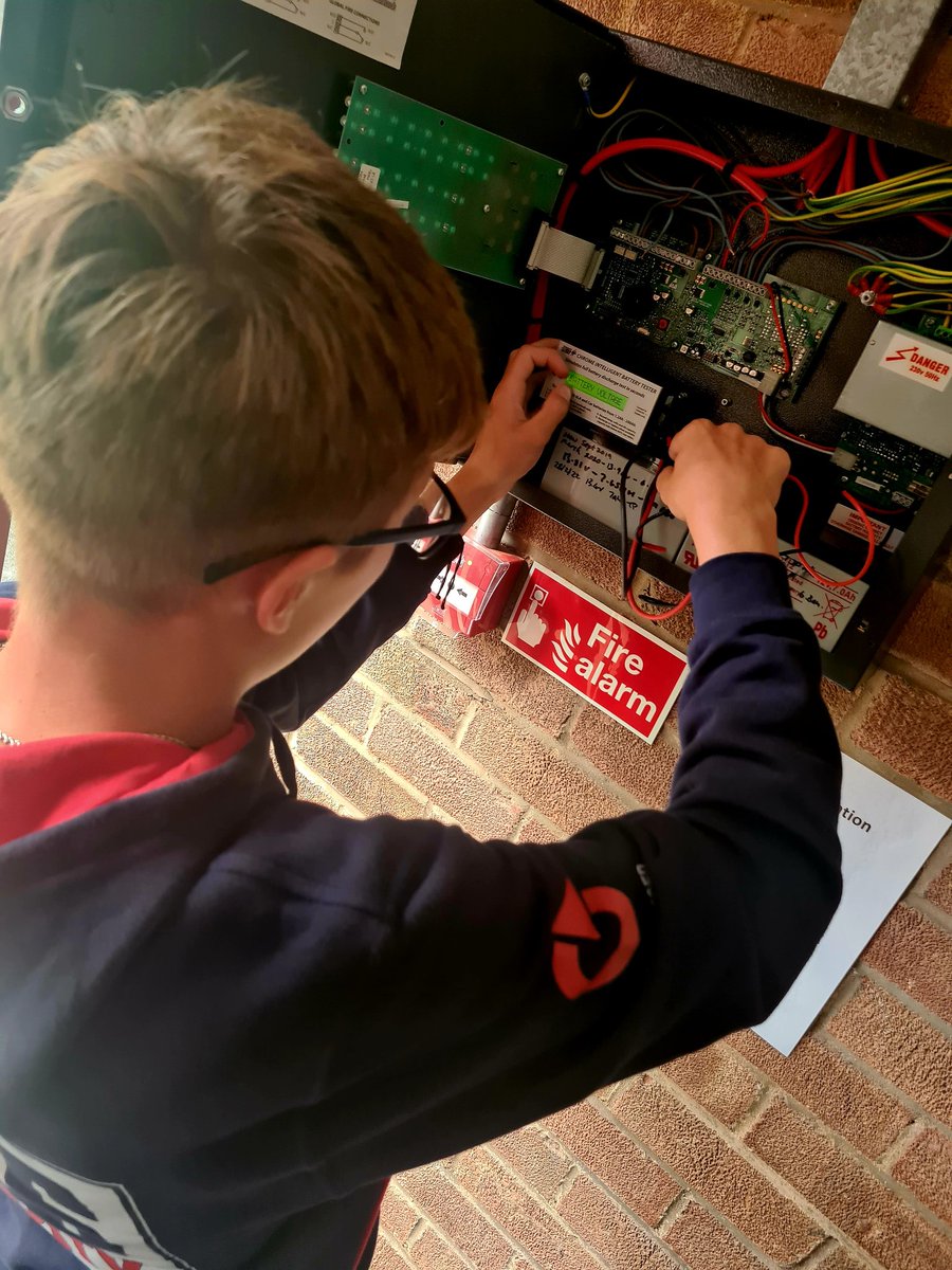 MASSecurity1's tweet photo. Great week for our Jnr #MASengineers keeping the #Midlands safe maintaining Both Conventional and Addressable Fire Alarms. Contact us Today if your system Requires service or maintenance :
π± Call us on 0800 865 4778
βοΈ Send us a message via the page.
#protectedbyMAS https://t.co/eB6coNPEGu