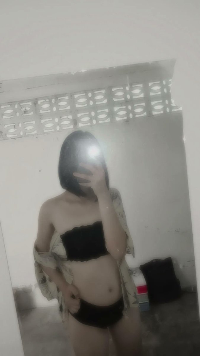 ฟ้า. tweet media
