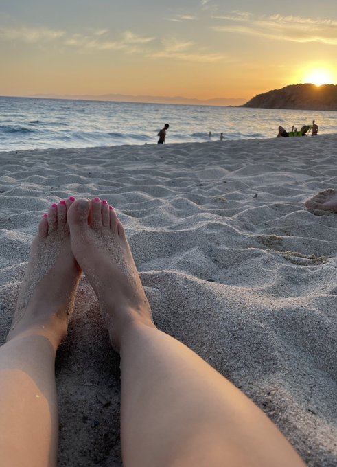 Sunset on the beach with my delicious foot 🦶🏻😉☀️ https://t.co/qSA500QLLH<a href="/tag/girl"class="tags"><span>#girl</span></a><a href="/tag/girls"class="tags"><span>#girls</span></a><a href="/tag/hot"class="tags"><span>#hot</span></a><a href="/tag/mask"class="tags"><span>#mask</span></a><a href="/tag/femdom"class="tags"><span>#femdom</span></a><a href="/tag/feet"class="tags"><span>#feet</span></a><a href="/tag/fetish"class="tags"><span>#fetish</span></a>
