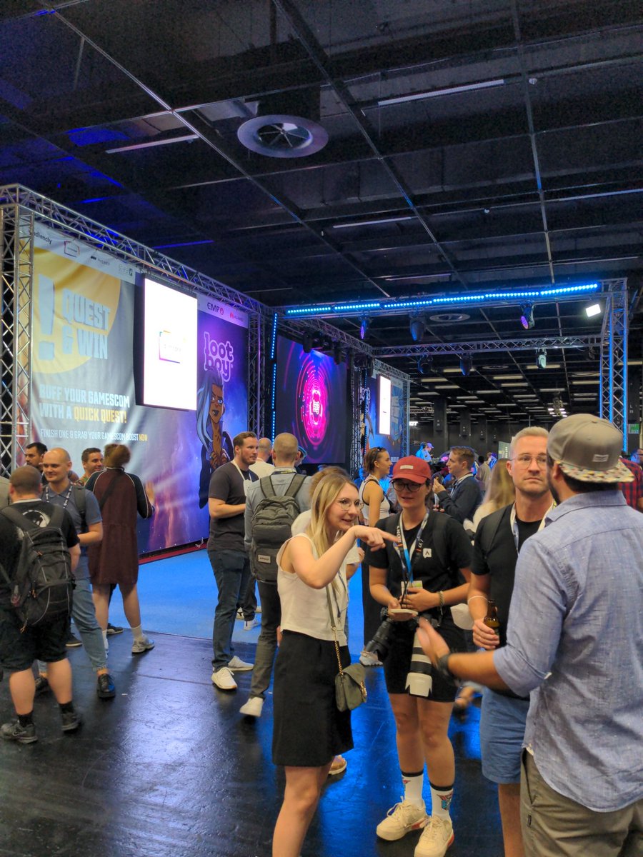ChristophGlaus's tweet photo. @MYIHelder @SwissEconomic Wow, looks like fun. #nomorewordsneeded https://t.co/fOyEua086B