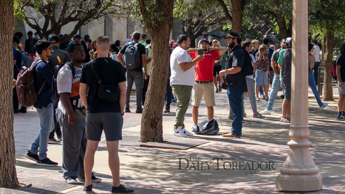 DT Multimedia tweet media