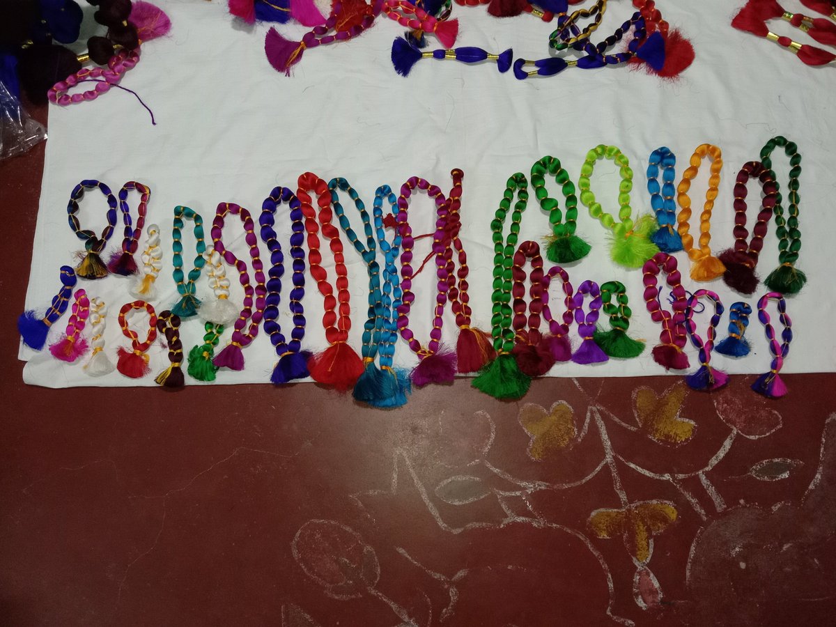 SriSarabar's tweet photo. Silkgarlands #silk #garlands #product #pavithramalai #pavithra #garland #silkgarland https://t.co/dXrPEbSleh