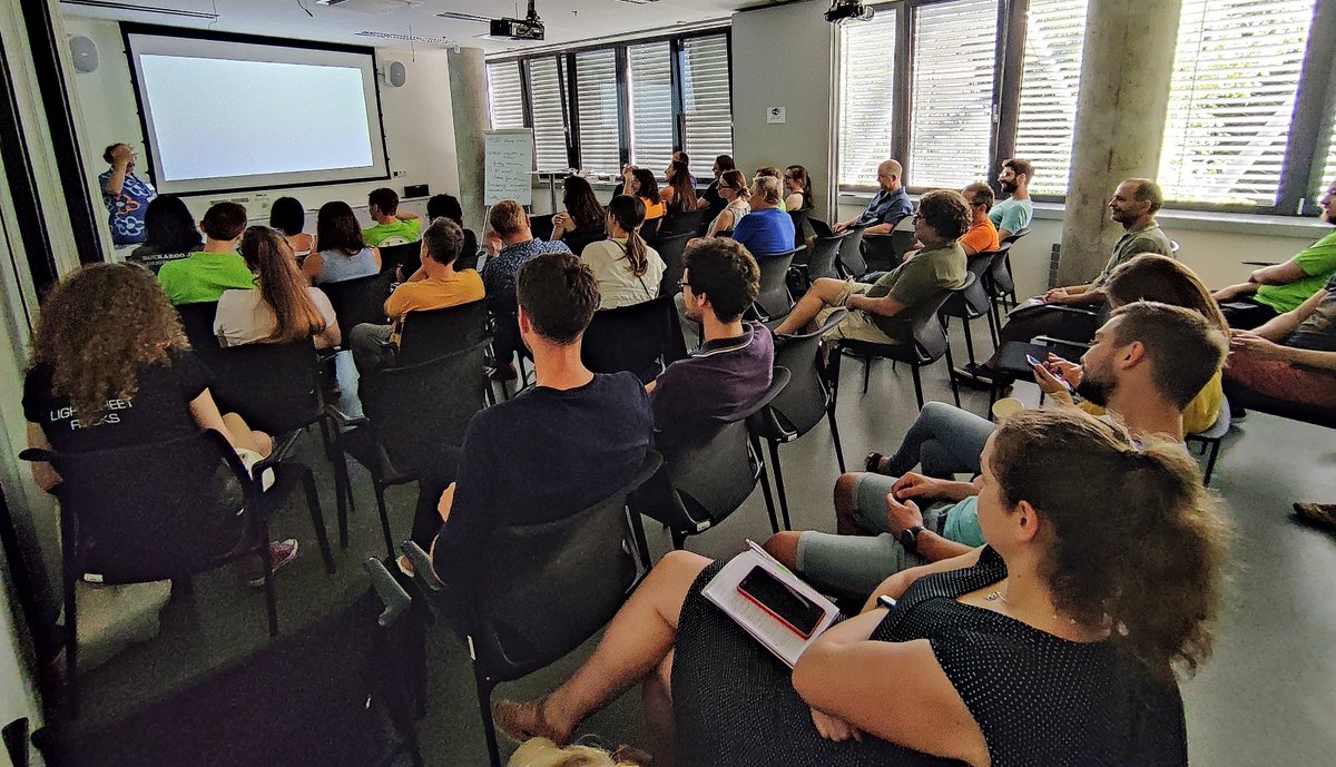 CEITEC_Brno's tweet photo. Day 9 of the #LISH22 #EMBOCourse🔬

Chair: @ReynaudEmmanuel 
🗣️@PavelTomancak: Light sheet microscopy - what is it good for?

#CEITECScience https://t.co/Z0Ur9Apx4K