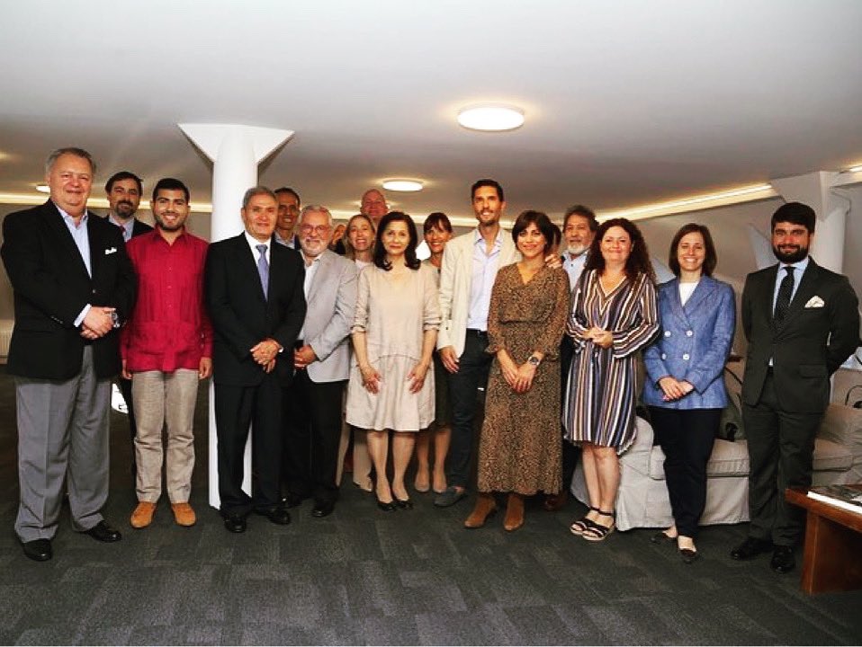 Cálido y emocionante acto de despedida al director del <a href="/IC_Stockholm/">Instituto Cervantes Stockholm</a>, Alberto Gascón, auspiciado y organizado por @EmbRDSuecia, junto al resto de Embajadores iberoamericanos en Suecia, tras cuatro años de intensa cooperación y trabajo conjunto