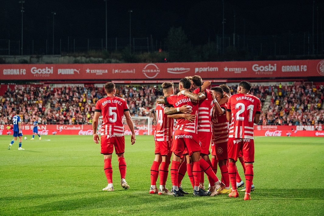 Michel8Sanchez's tweet photo. La primera victoria nos dio confianza. Podemos ganar a cualquier rival, pero tenemos que demostrar que nos podemos quedar en Primera durante mucho tiempo. Mañana os necesitamos, afición, nos vais a dar ese plus de ilusión e intensidad que es clave para el equipo.

#GironaFC https://t.co/t058cnMQ4l