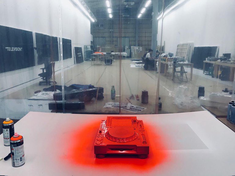 weirdtripclub's tweet photo. Neon orange inspiration ©
#weirdtrip https://t.co/XQPs7I8vBU