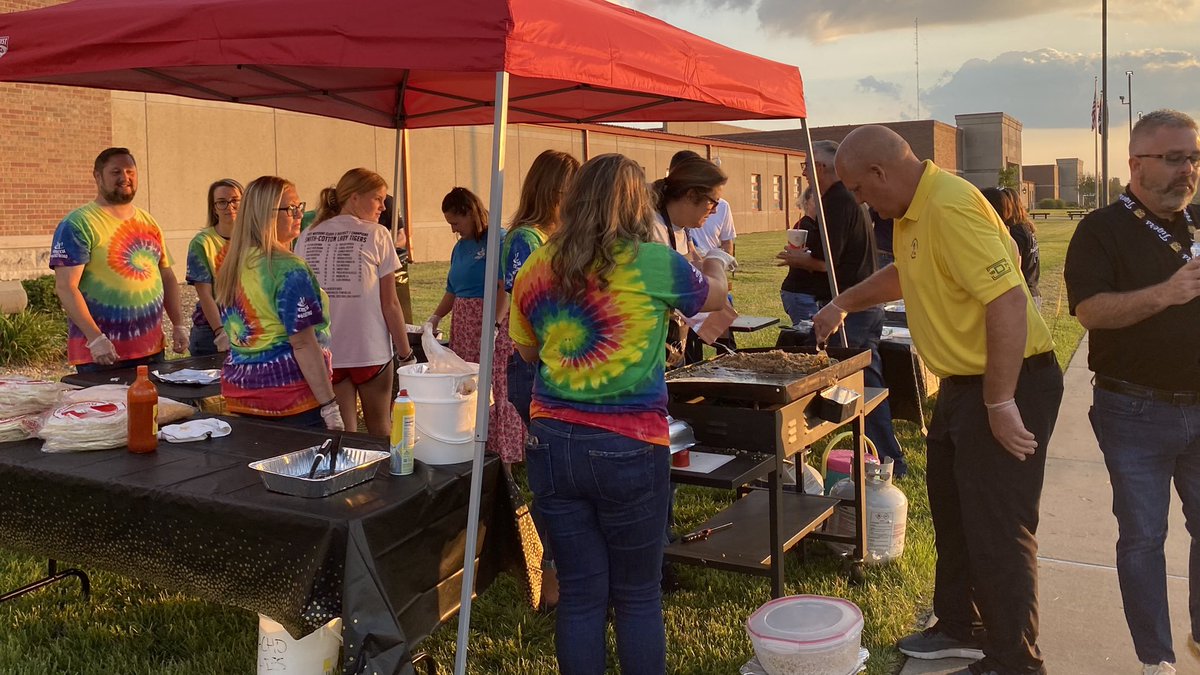 Sedalia School District Foundation board members and volunteers were happy to serve breakfast, and a chance at a door prize, to the staff of the Sedalia School District 200 before the 2022 All-Staff meeting.