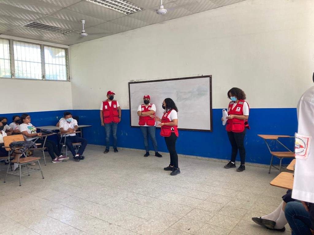 cruzrojahon's tweet photo. En #Nacaome nuestros #voluntarios de los 3 organismos auxiliares realizaron visitas a centros educativos para invitar ser parte de nuestro movimiento por medio de charlas informativas.

#EnCruzRoja #Somos+ https://t.co/lJ8aq3OBfr