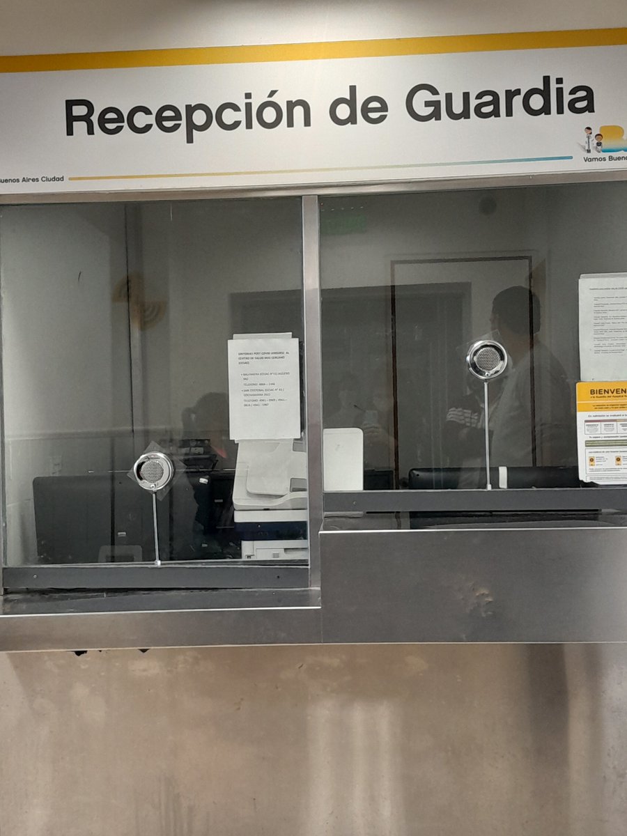 LuisiMathieu's tweet image. Son las 15hs, estoy en la guardia del Hospital Ramos Mejía, somos más de 20 personas, algunas llevan esperando  más de 5hs ser atendidos. La recepción bien gracias, no hay nadie que te diga NADA. Parece joda, pero es real.
@horaciorlarreta
