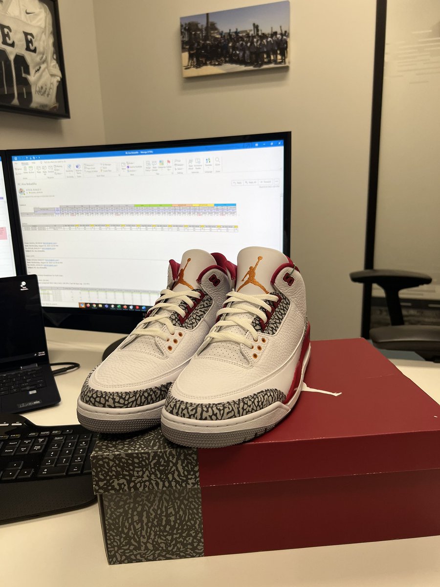 Came into the office today to an awesome birthday surprise from my @ihxpacific team… Ready for @usc.fb games this season!