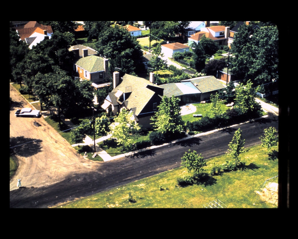lincolnwoodlib's tweet image. Aerial Photo of Tripp &amp;amp; Morse (across from Proesel Park) in the mid 1950&apos;s for your #ThrowbackThursday! 
 
#LincolnwoodTimeMachine #HistoricalCollections #Lincolnwood #History