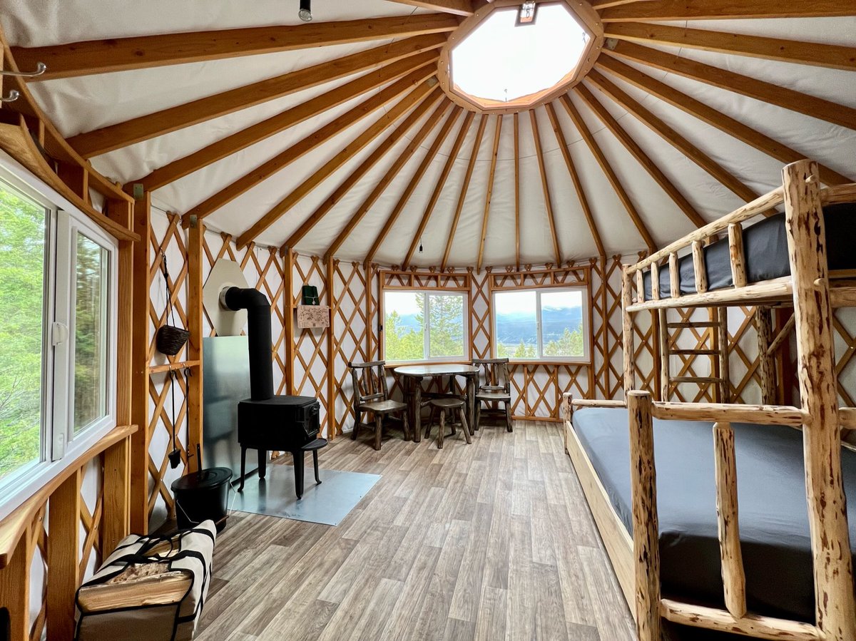 RadiusRetreat's tweet photo. Sept Long Weekend - The Burrow is available!!! Book now at https://t.co/IQgUNK8ZaT #yurt #septemberlongweekend https://t.co/cyQskS9Dt2