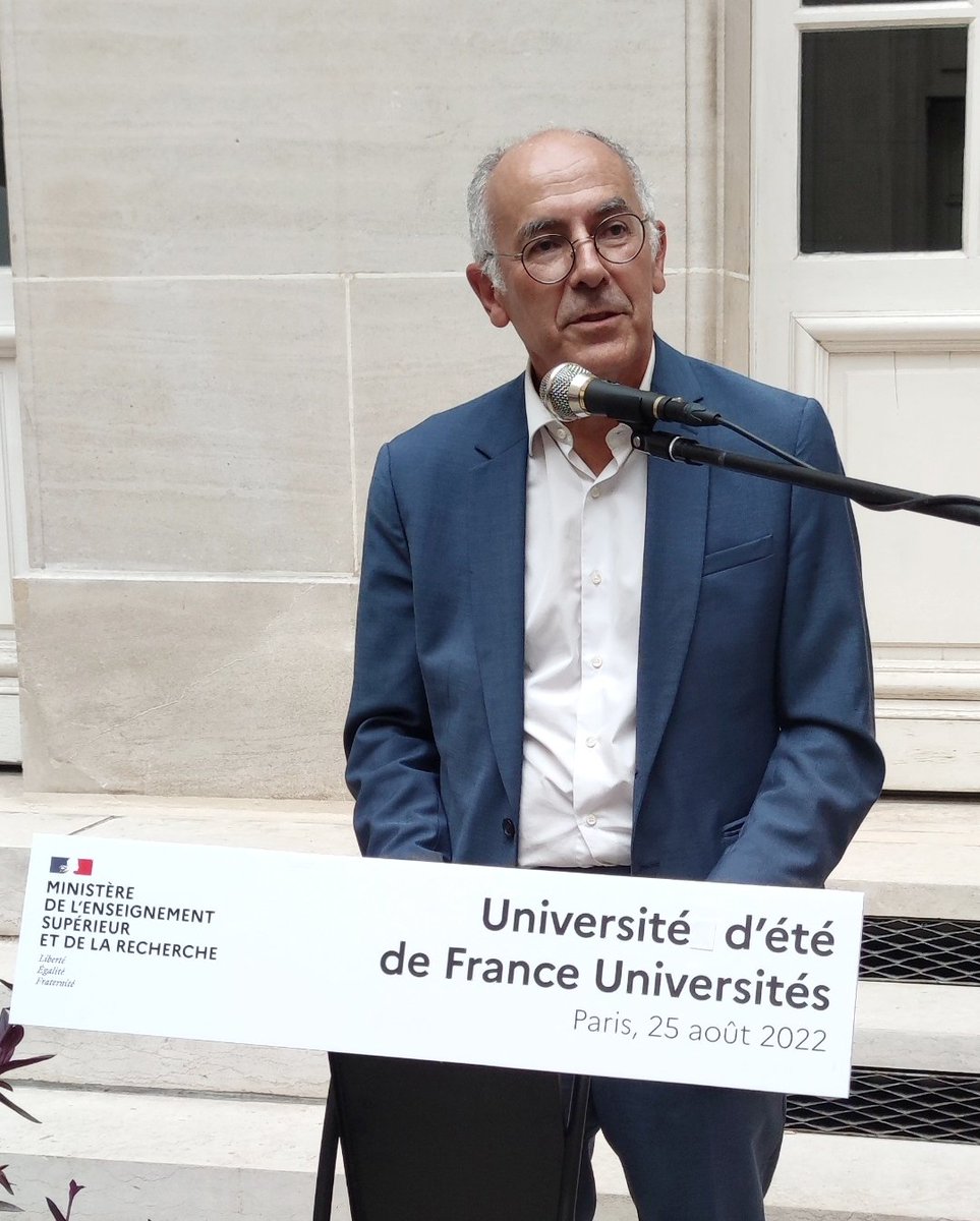 " Les universités réaffirment leur volonté d’être 
les actrices majeures de la formation initiale mais aussi continue des professeurs, de la maternelle au lycée ".
Manuel Tunon de Lara.
Université d'été 2022 de France Universités.