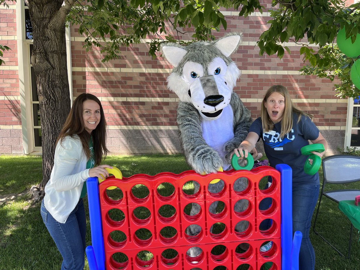 MsSaraSlagle's tweet photo. LC’s welcome back BBQ and CAC game zone! @JoinFRCC @frccedu https://t.co/FlGEM170jt