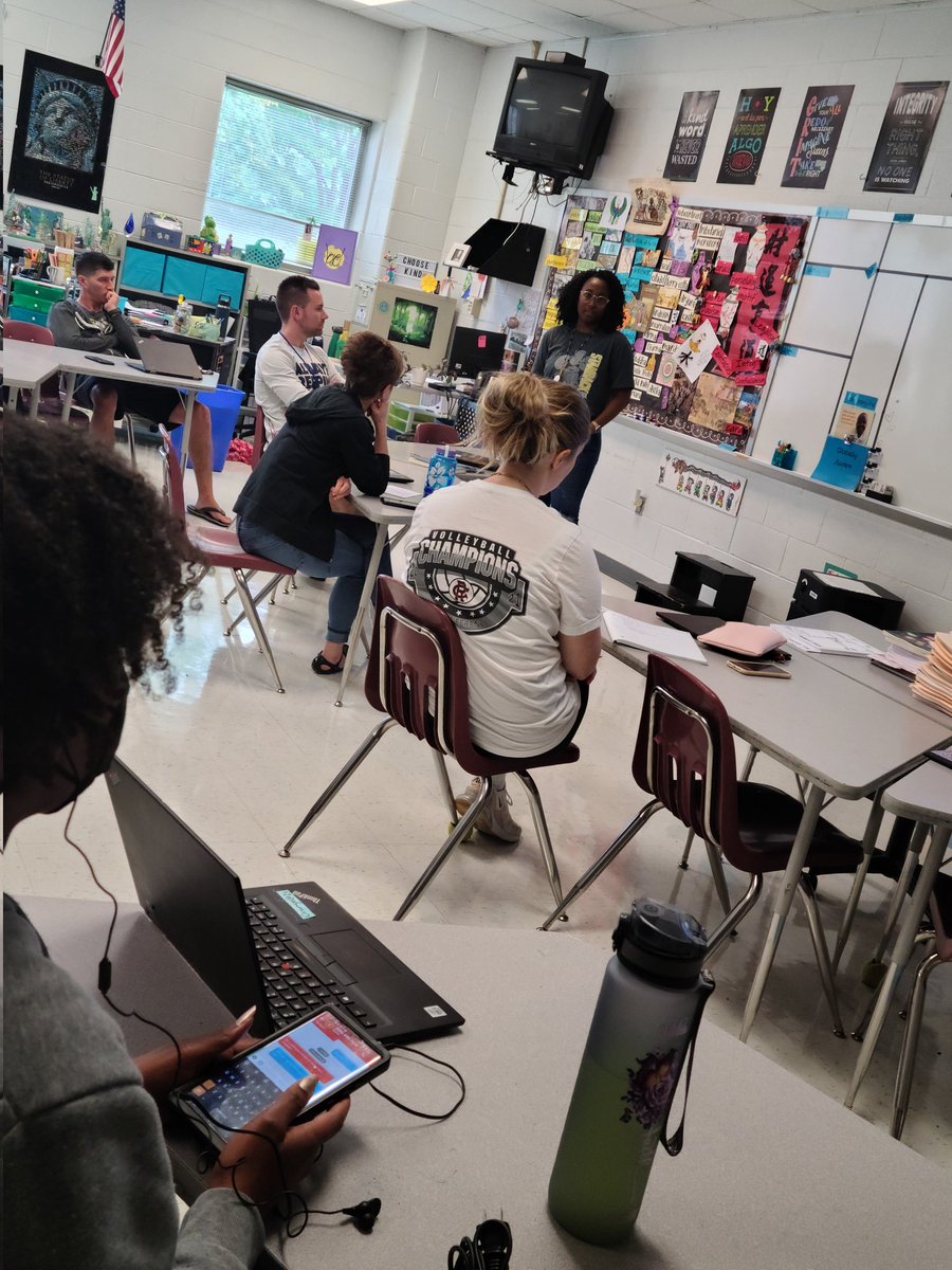 WitherspoonMSA's tweet image. Our AVID committee couldn&apos;t wait to share CSGs, WICOR and all things AVID with our staff #summerPD #fallLearning #onward #upward @ALSBulldogs @AVID4College @OrangeCoSchools