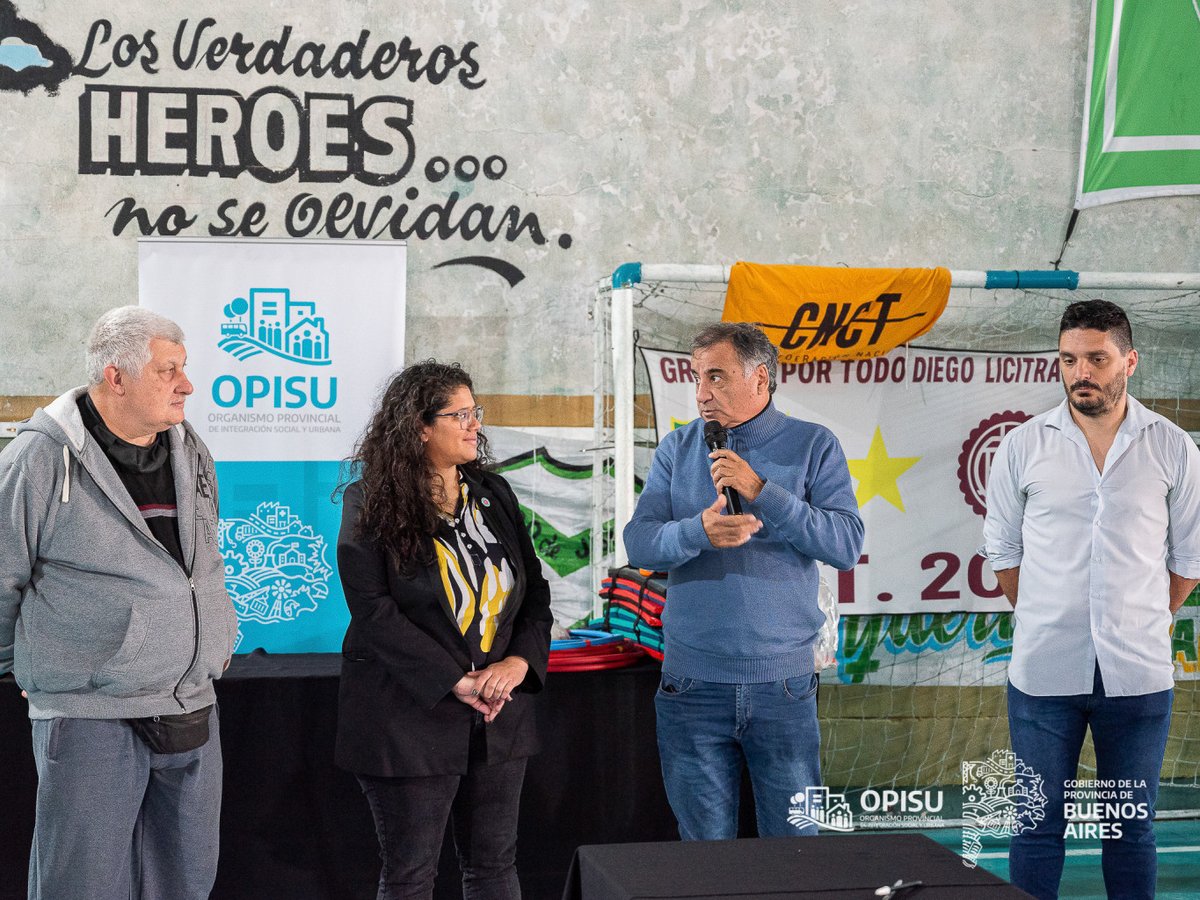 cnctargentina's tweet photo. 🟠 En Lanús, avanzan las obras de mejoramiento de las instalaciones del club 20 de Junio🟠

👷🏽‍♀️👷‍♂️Los trabajos son realizados por compañerxs de la cooperativa General Belgrano de Ensenada a través @OpisuPba 

https://t.co/jMRiSOJPtz https://t.co/8vxGaHVkcH