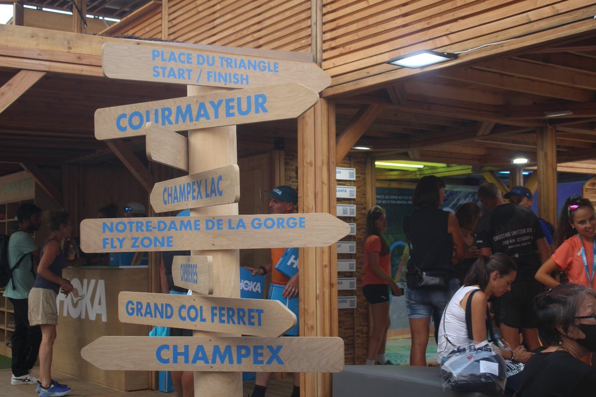 flo7449's tweet photo. Demain vendredi, 9h00, départ de la #CCC. 
Puis à 18h00, place à l'#UTMB. 

Et n'oubliez pas, sur le parcours, la Team angevine de #FlashSport sera là pour les 📷📸. 

#ChamonixMontBlanc #savoiemontblanc https://t.co/HsnScnMMOo