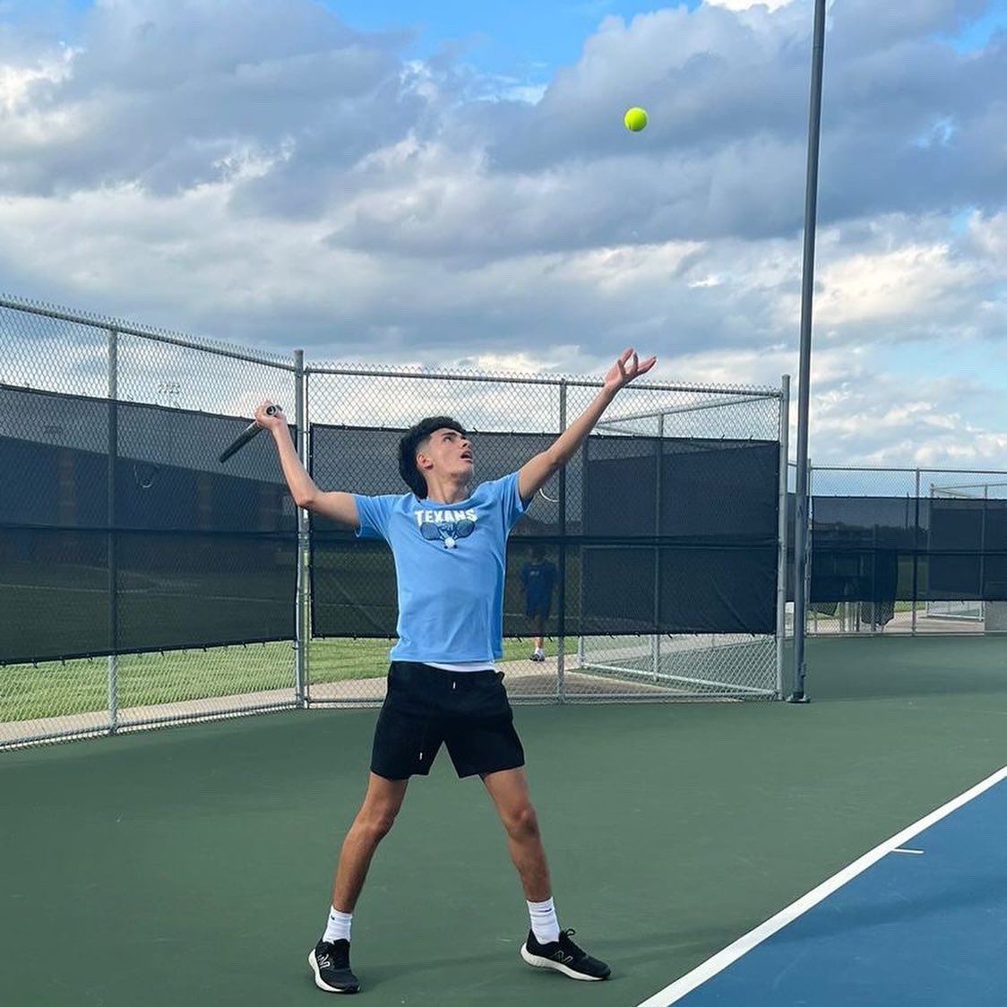 TennisSRHS's tweet photo. Game day pictures from Tuesday! 🎾 https://t.co/Fu54gnOzOc