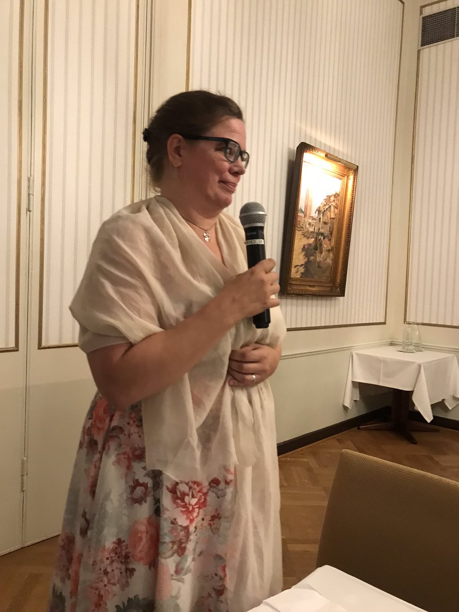 HelenaKK0's tweet photo. Hallituksen jäsen @SYSry ja lainsäädäntöneuvos @oikeusmin       @elina_nyholm toivottaa valoisaa tulevaisuutta Seuralle, joka on antanut hänelle keskusteluyhteisön ja perspektiiviä ympäristöoikeustieteen kehittymiseen.#sys40 https://t.co/xQhJiD6CAi