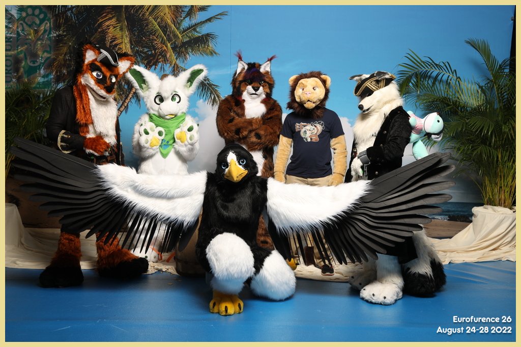 EF FursuitPhotoshoot tweet media