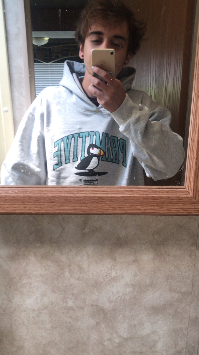Forgot these where even a thing .. just showed up kinda stupid stoked 🤘 <a href="/veefriends/">VeeFriends</a> <a href="/PRIMITIVE_LA/">Primitive Apparel</a> :) :D