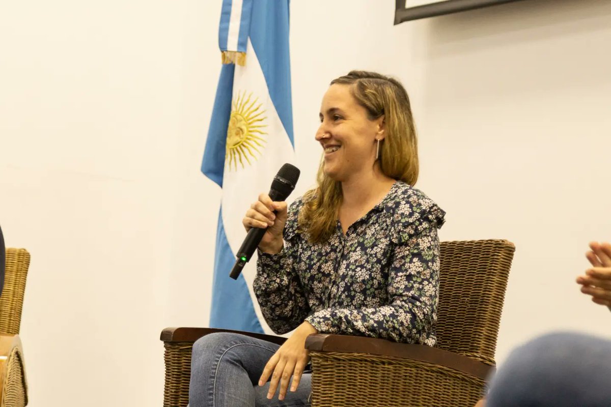 EriPereyraVL's tweet photo. ✏️ COOPATE  📚

Junto a @AlexRoig_inaes presentamos en el @INAESarg el programa de Educación Cooperativas en las Escuelas, a través del cual estudiantes del país tendrán la posibilidad de conocer las herramientas del cooperativismo, la economía social y popular

#INAEScerca https://t.co/2deXNIwotW