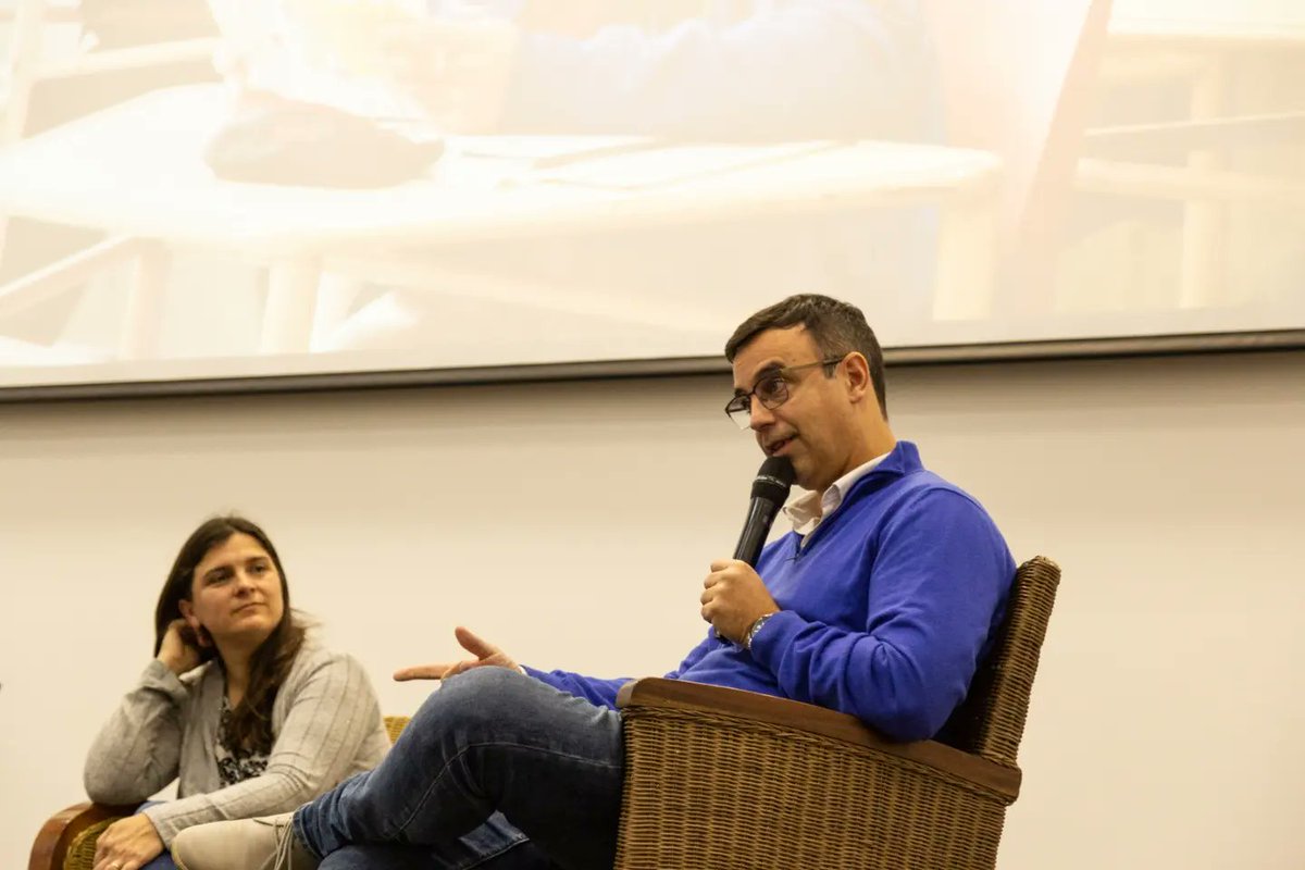 EriPereyraVL's tweet photo. ✏️ COOPATE  📚

Junto a @AlexRoig_inaes presentamos en el @INAESarg el programa de Educación Cooperativas en las Escuelas, a través del cual estudiantes del país tendrán la posibilidad de conocer las herramientas del cooperativismo, la economía social y popular

#INAEScerca https://t.co/2deXNIwotW