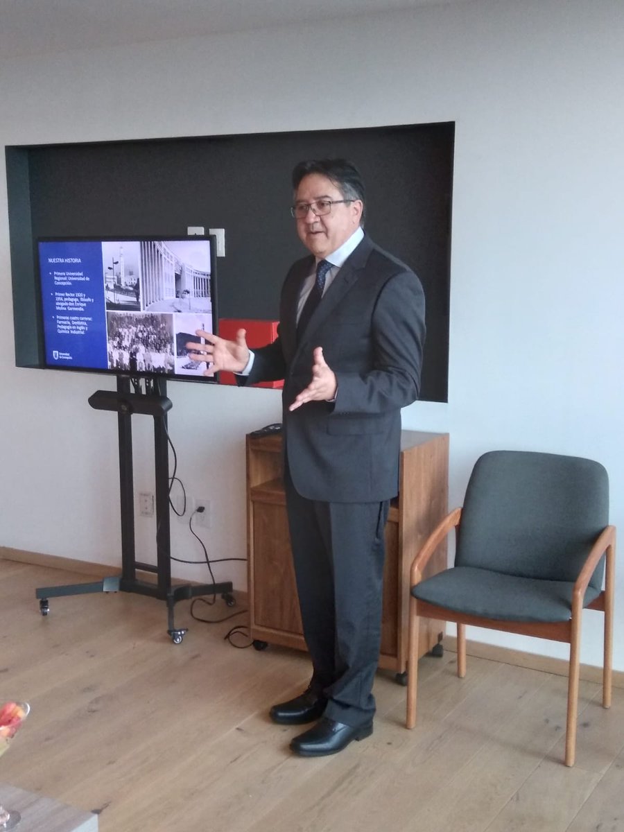 postgradoudec's tweet photo. #PostgradoUdeC: Hoy reuniones bilaterales en la embajada de México, en el marco de la misión de difusión apoyada por @ProChile. Dr. Bernardo Riffo, Director de Postgrado expone sobre la #UdeC
@udeconcepcion @DriUdeC https://t.co/y5r0g9mLf8