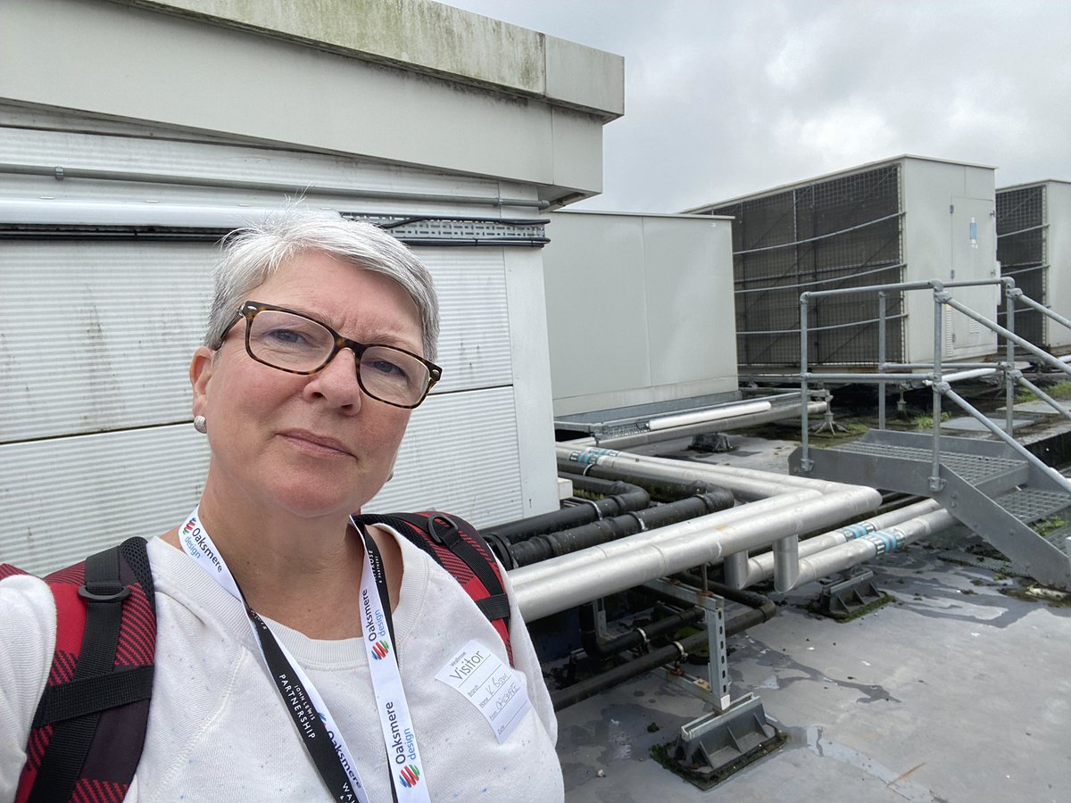 Shes_ElectricUK's tweet photo. 💥Oh I Do Like To Be Beside The SeaSide!! Love A Roof!! 🧡💥
#LoveLed #LoveMyJob https://t.co/IQIVe5t1AG
