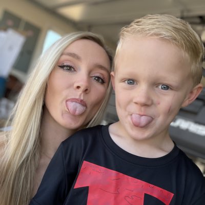 maak_daddy's tweet photo. #NewProfilePic https://t.co/zzlyRDqSwB
