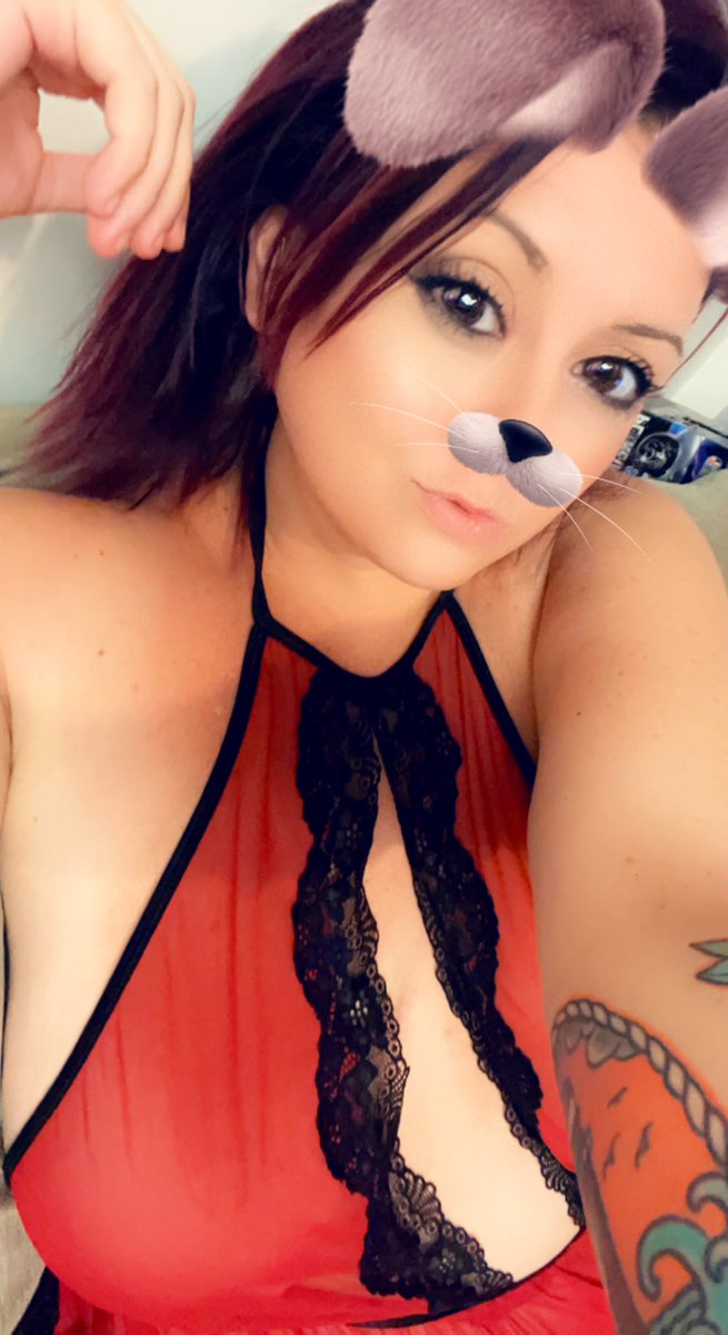 cece_afc's tweet photo. But first let me take a selfie 🤳 https://t.co/CWsM4ScH7P