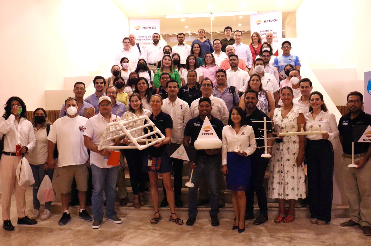 WalMtzOlvera's tweet photo. 🙋🏻‍♀️ Qué gusto ver cómo a través de la alianza estratégica de @conanp_mx @repsol y #ASEA se inicia el proyecto de restauración del Sistema Arrecifal Veracruzano el más grande y sano del Golfo de México🪸
#SeguimosTransformando
#ODS17 Alianzas para lograr objetivos 
#DiloConOrgullo https://t.co/0glSaso6KZ