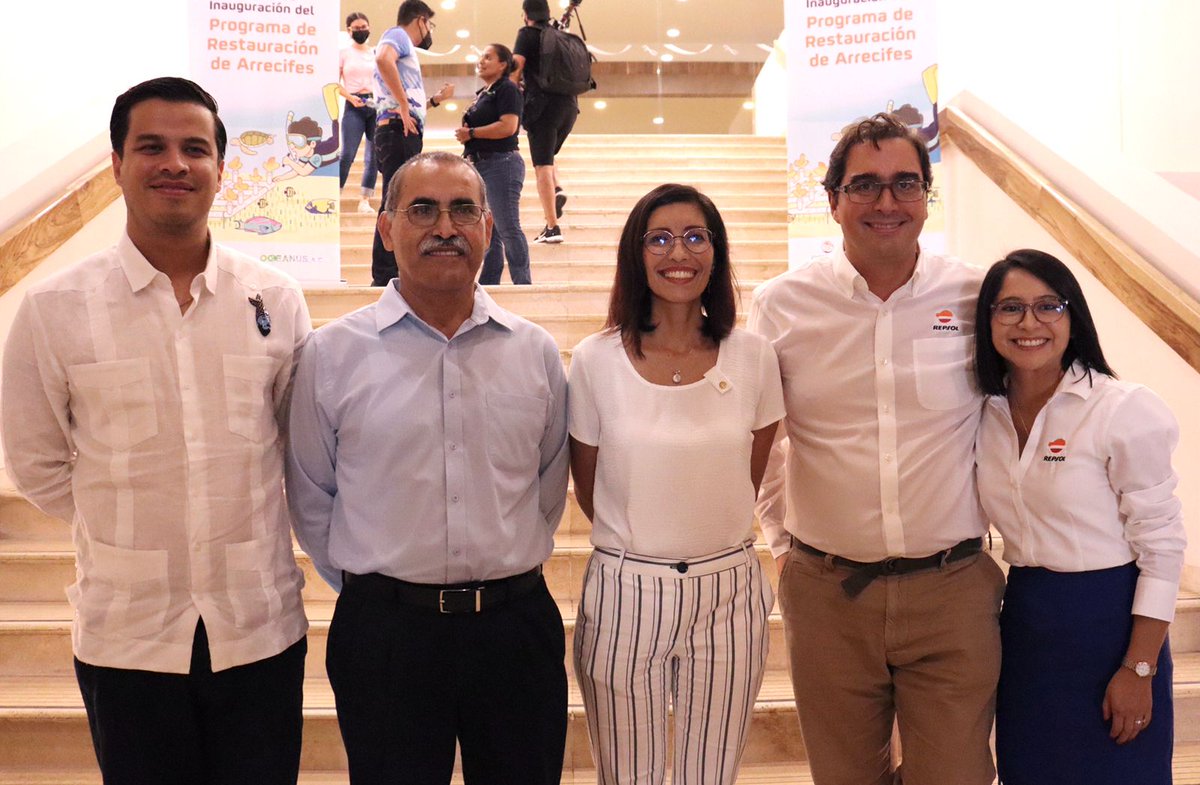 WalMtzOlvera's tweet photo. 🙋🏻‍♀️ Qué gusto ver cómo a través de la alianza estratégica de @conanp_mx @repsol y #ASEA se inicia el proyecto de restauración del Sistema Arrecifal Veracruzano el más grande y sano del Golfo de México🪸
#SeguimosTransformando
#ODS17 Alianzas para lograr objetivos 
#DiloConOrgullo https://t.co/0glSaso6KZ