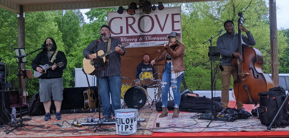 @grovewinery tweet media