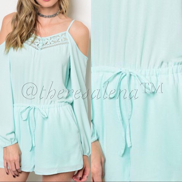 DonnaRinger3's tweet photo. So good I had to share! Check out all the items I'm loving on @Poshmarkapp #poshmark #fashion #style #shopmycloset #theresalenaboutique: https://t.co/8OWct2oZxb https://t.co/cWENlDwZ5k